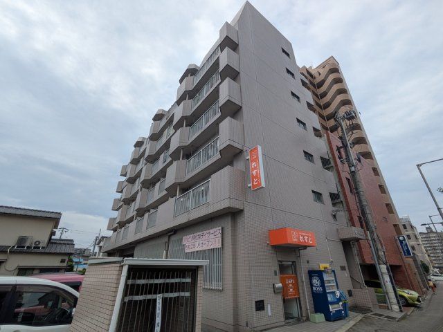 東一万ビルの外観画像