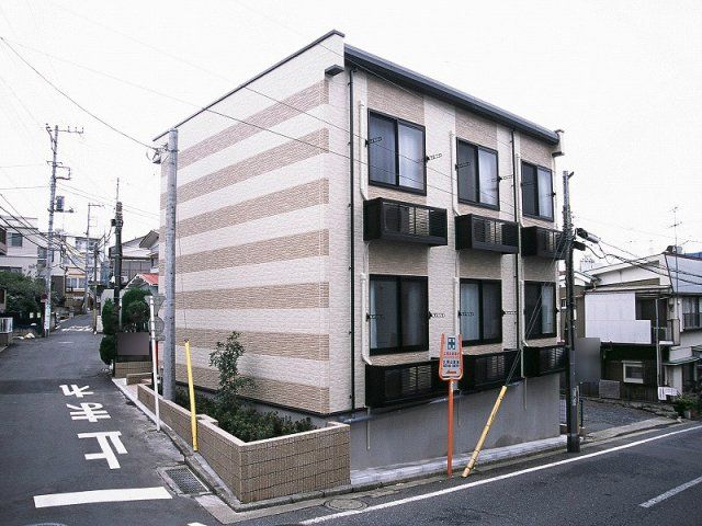 レオパレスサンズクロス横浜の外観画像