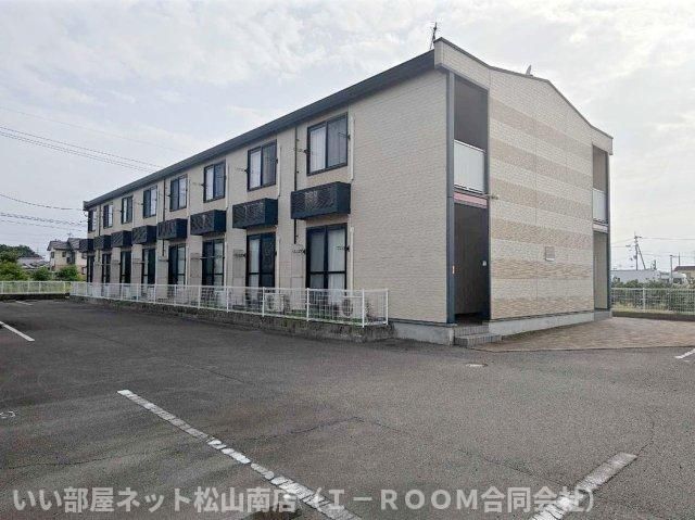 レオパレス与奈泉の外観画像