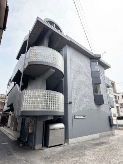 クイーンヤード長束の外観画像