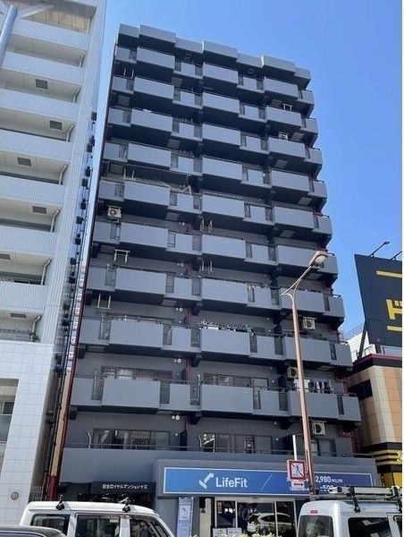 日生ロイヤルマンション十三の外観画像