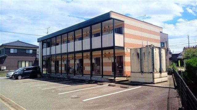 レオパレス千代 Bの外観画像
