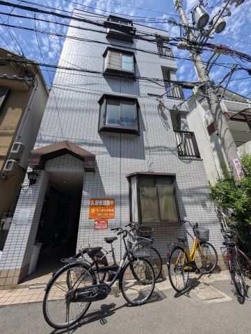 ツインイーストの外観画像