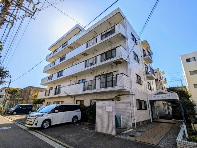 グランドール上大岡の外観画像