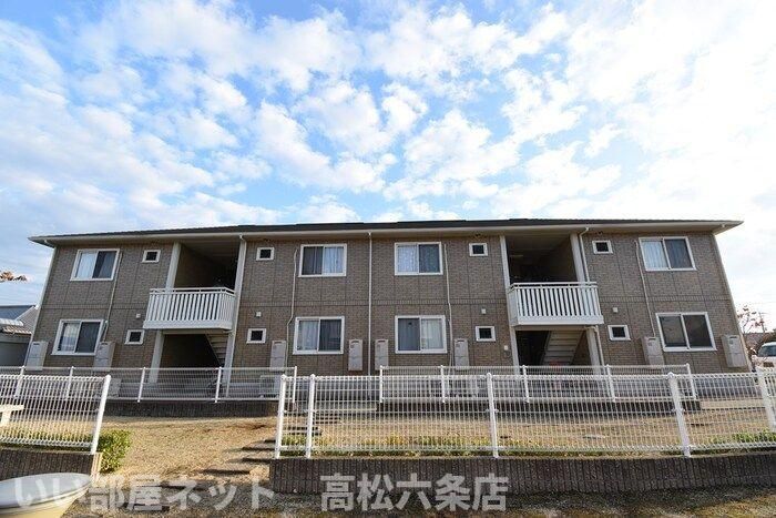 フォレストⅡ A棟の外観画像