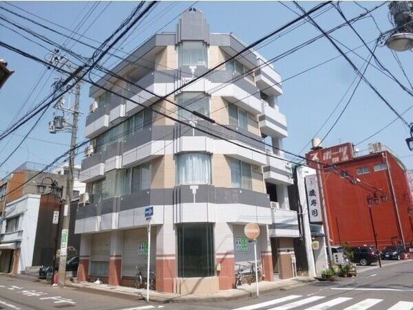 assurance satsuki(小牧店)の外観画像