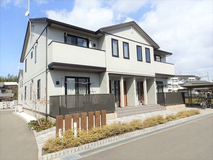 タウンハウスグラン東深津 B棟の外観画像