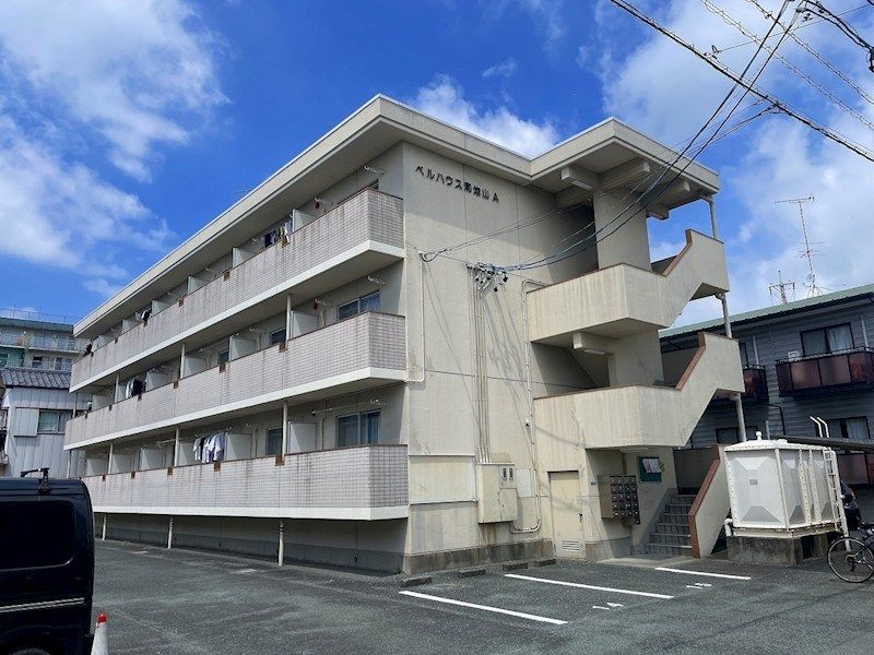 ベルハウス和地山Aの外観画像