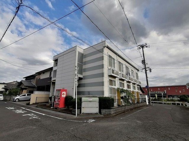 レオパレスAdonisの外観画像