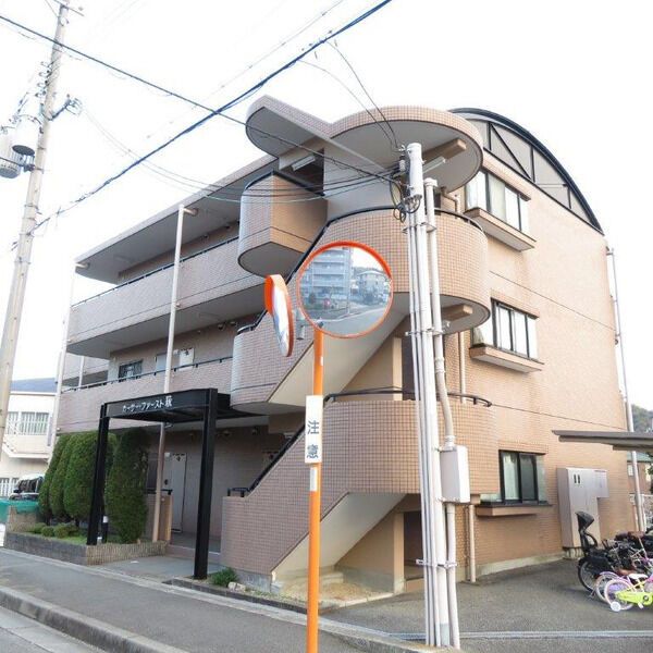 カーサファースト萩の外観画像